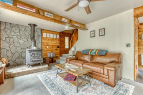 Thompson Cabin - Charming Salmon Riverfront A-Frame Oasis w/ fireplace